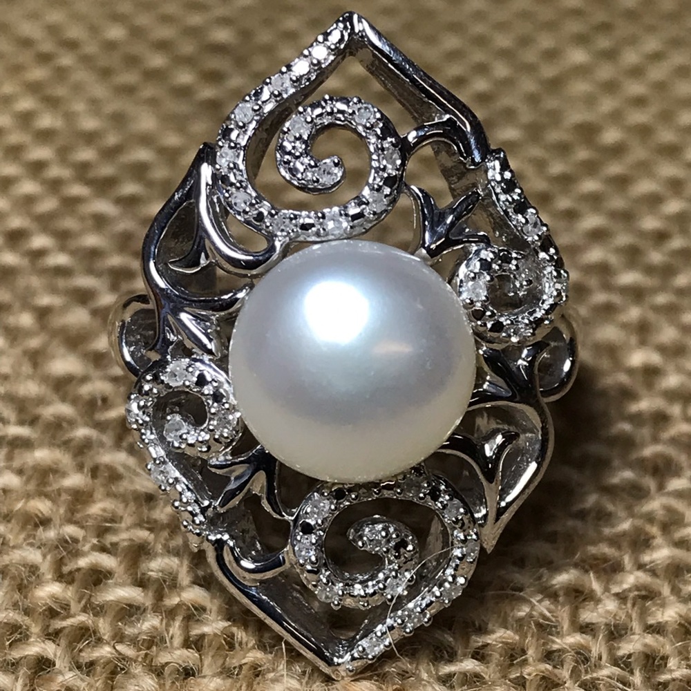 Cultured Pearl and genuine diamond sterling ring